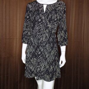 Lush abstract print keyhole dress size M